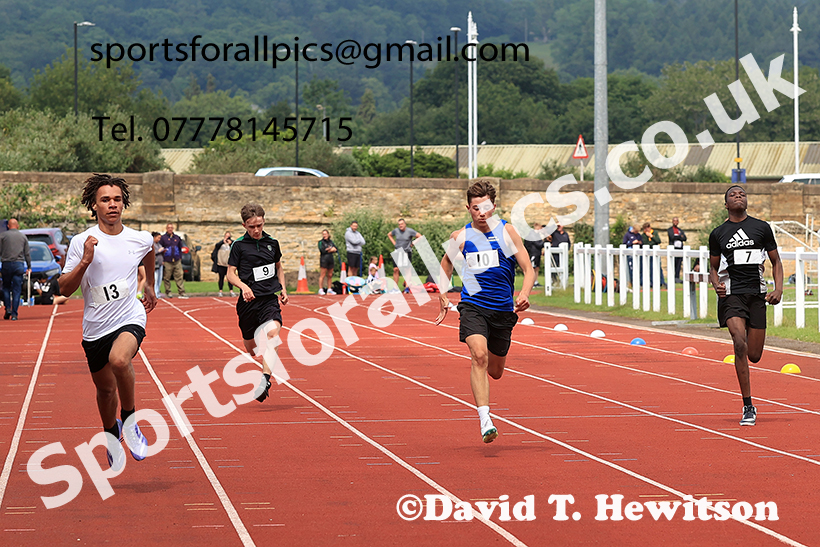 Boys 200 metres, 2025 Northumberland Schools Track and Fields, Wentworth, Hexham. Photo: David T. Hewitson/Sports for All Pics